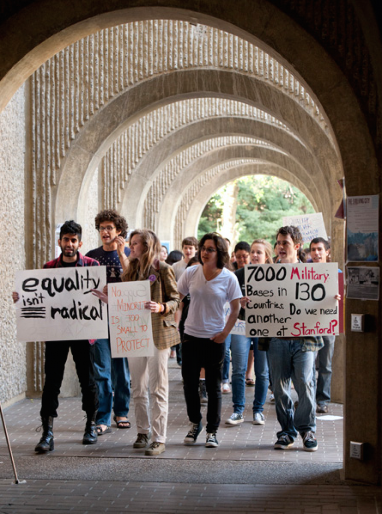 Linking different social injustices can divide individuals into different groups.