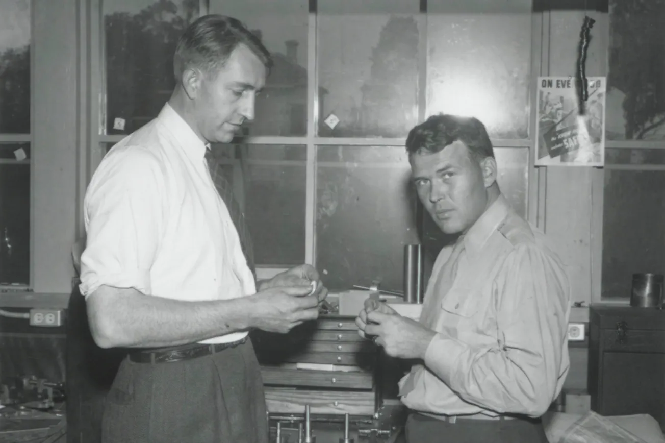 A young Bill Hewlett and Dave Packard work together in the 1940s.